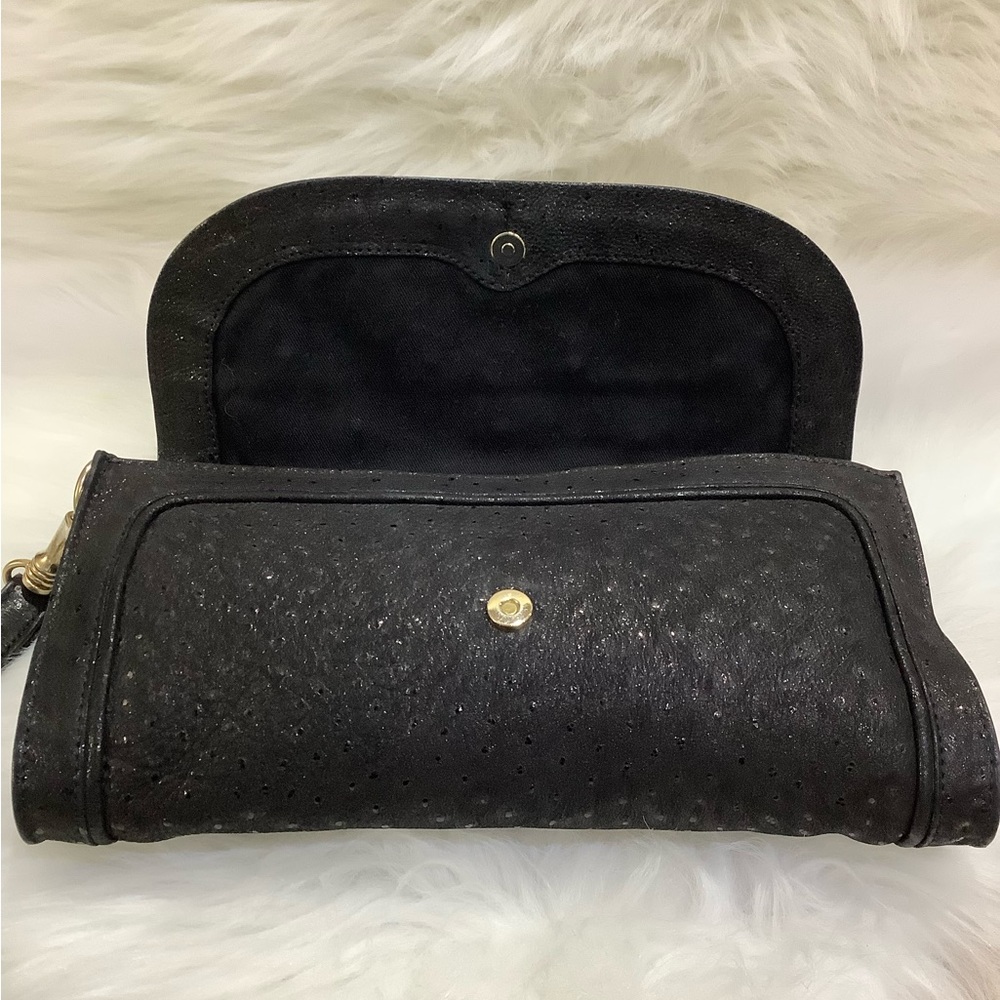 LIKE NEW🖤 Chloe Wristlet - Picture 5 of 17